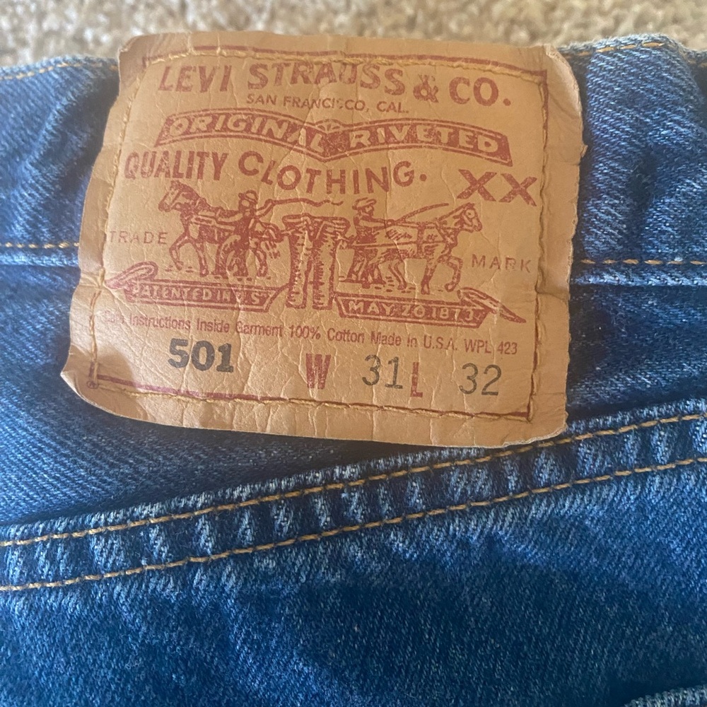 Women’s 90s button fly Levi’s.